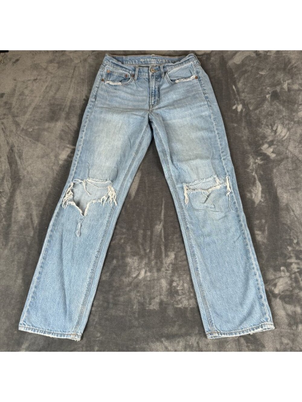 American Eagle Jeans Womens 8 Long Blue 90s Staight Light Wash Stretch Distresse